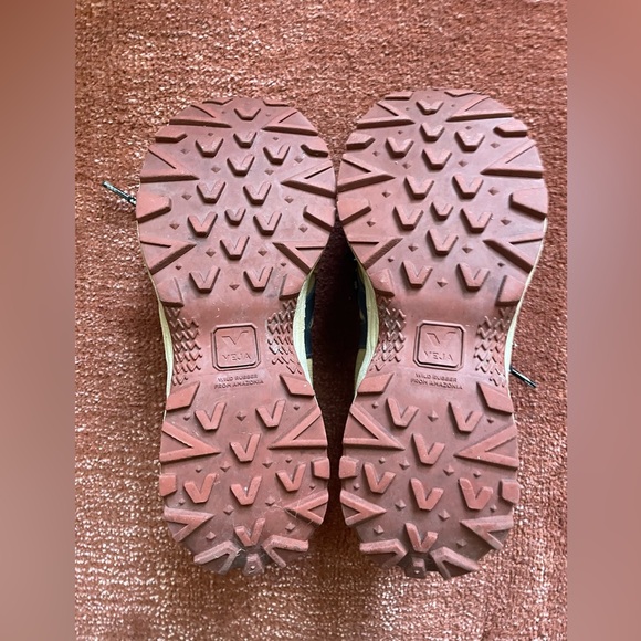 Veja Tan and Black Sneakers with Sleek Design - Picture 3 of 5